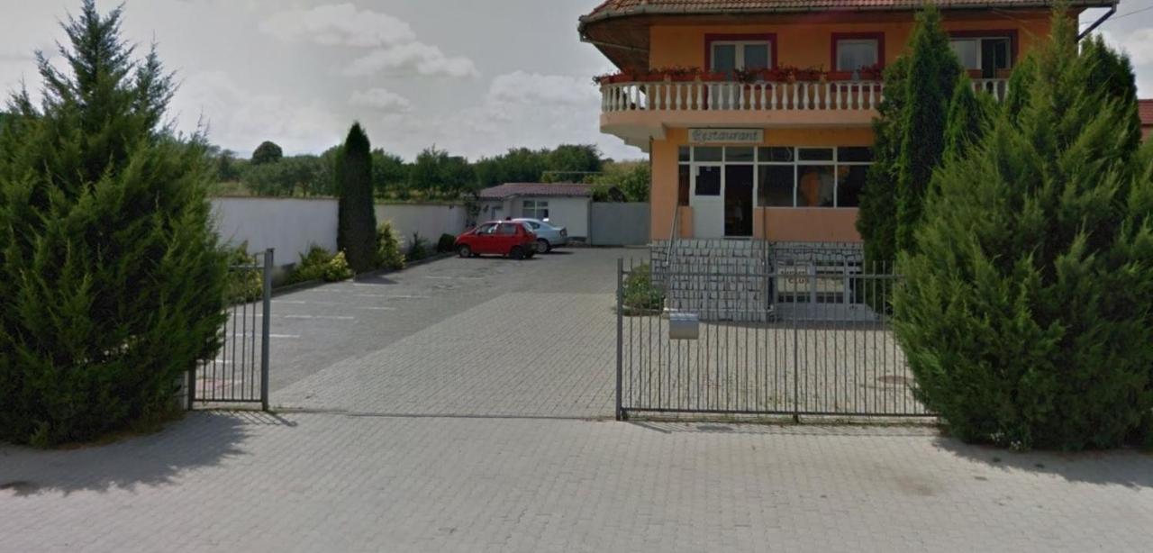 Motel Dracula Selimbar Exterior photo